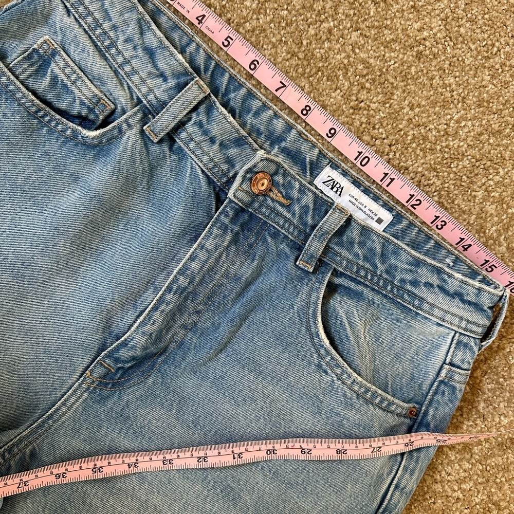 ZARA High-Waisted Mom Jeans Light Wash Denim - Picture 6 of 8